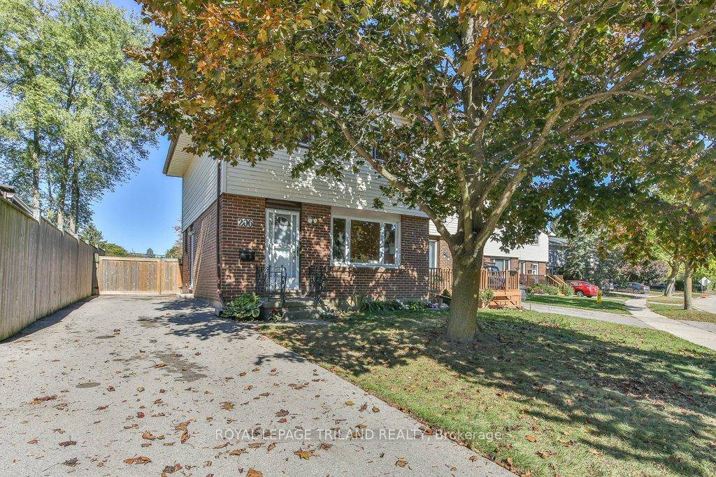Welcome to this charming 2 storey, 3 bedroom, 1.