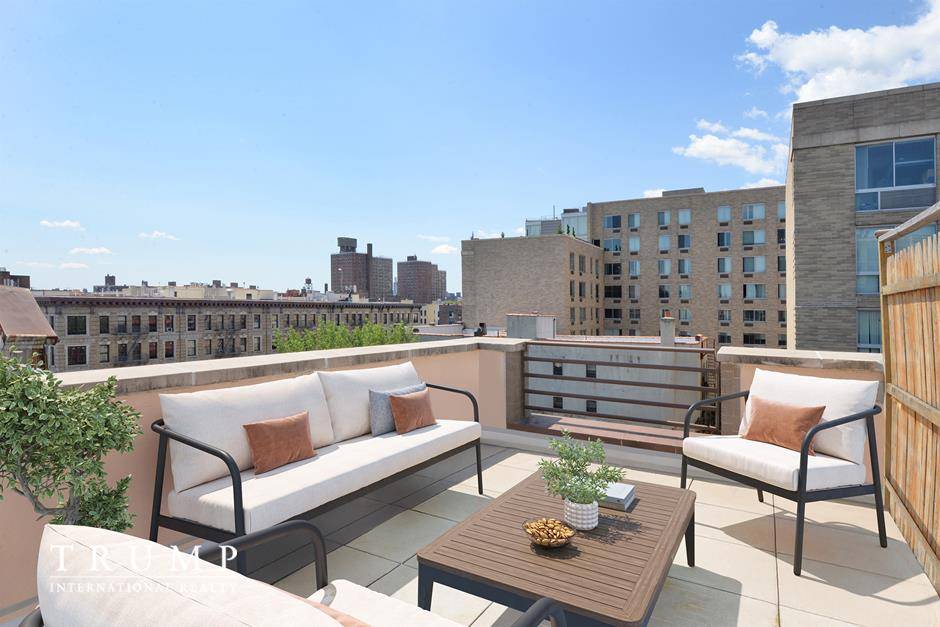 PH 1 BR unit with exclusive roof rights in a new boutique building on a quiet street.