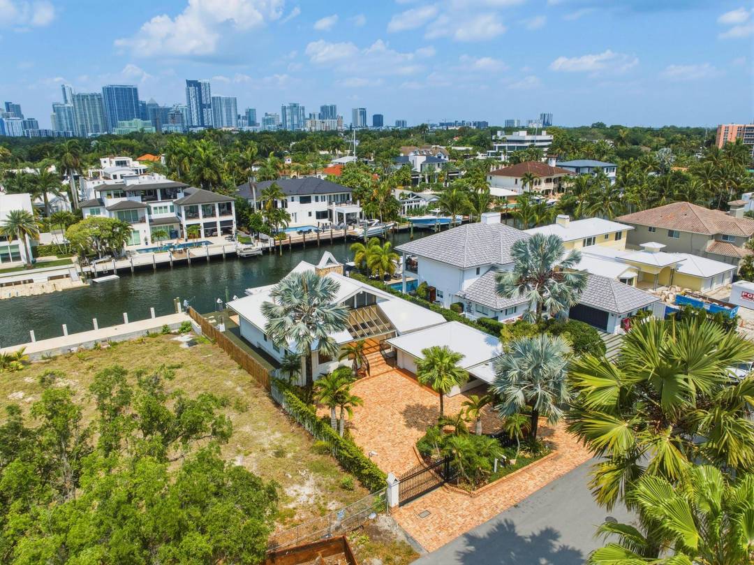 Rare opportunity on iconic Bontona Avenue, just three homes from the point on the Las Olas Isles.
