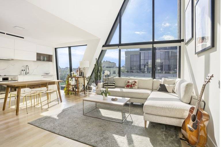 Penthouse with Private Rooftop TerraceExperience elevated living in this exceptional floor through penthouse featuring two bedrooms and two bathrooms.