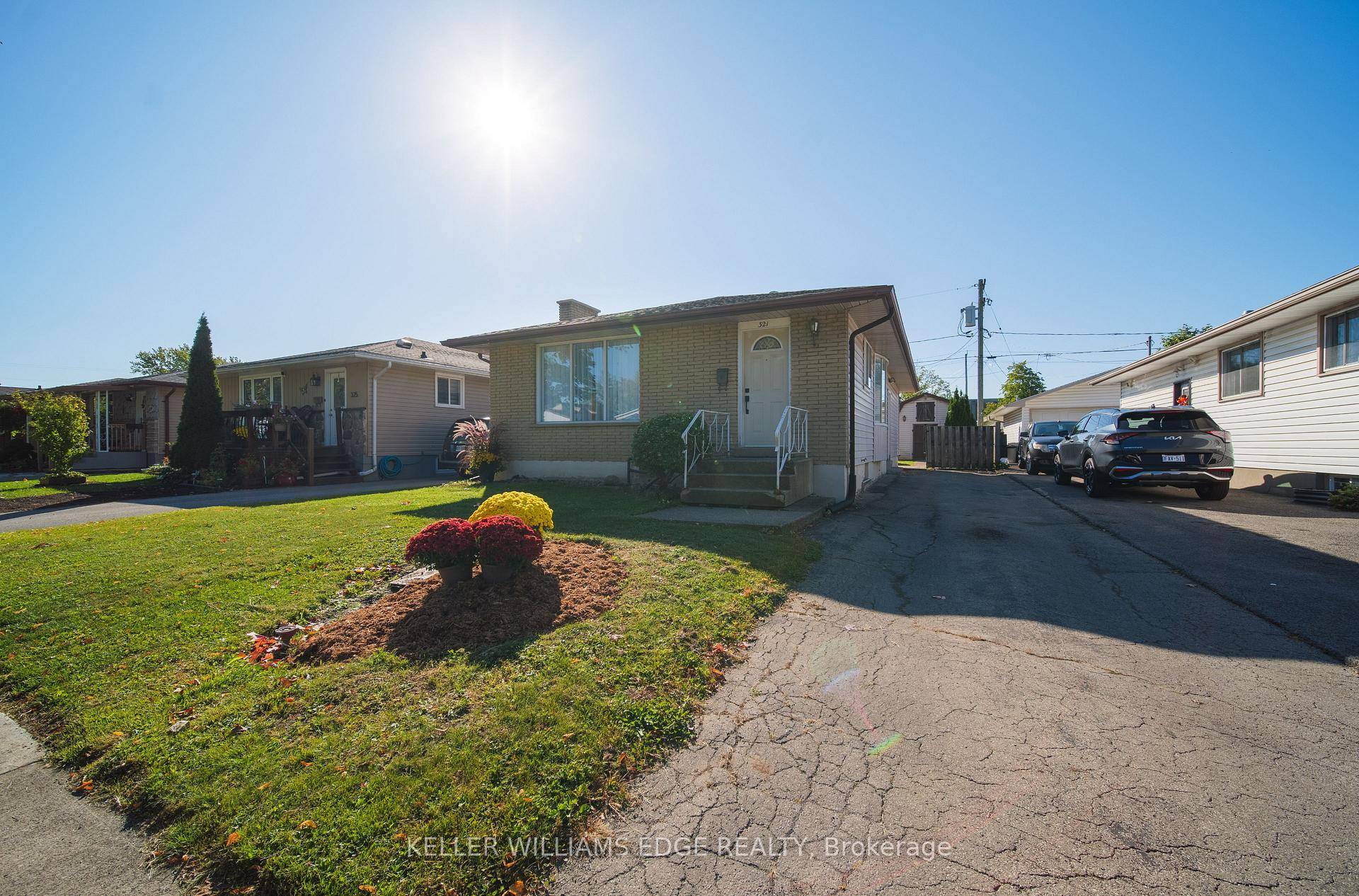 Welcome to 321 Gatfield Avenue an affordable and inviting 3 bedroom bungalow in a convenient Welland location.