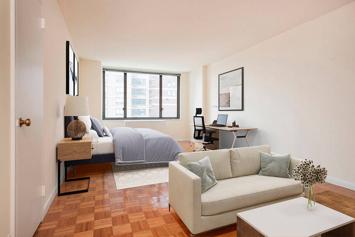 Great studio apartment with quintessential NYC views across Broadway.