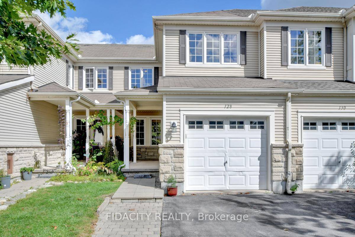 Discover your dream home in this bright and charming townhouse that is sure to capture your heart !