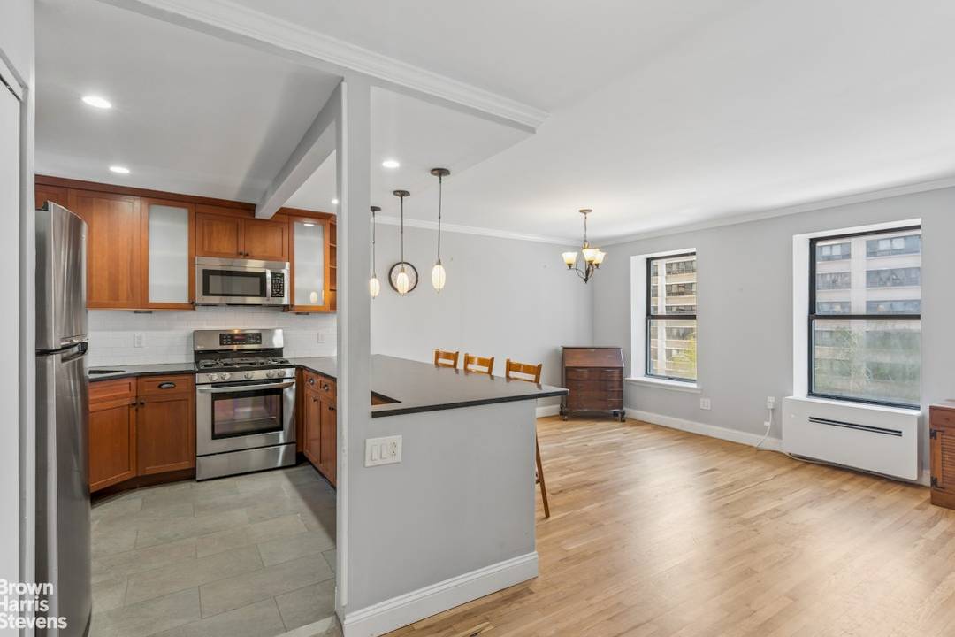 Nestled at the top of Central Park, Residence 5CD at 4 West 109th Street is a sun filled and beautifully updated three bedroom, two and a half bath home offering ...