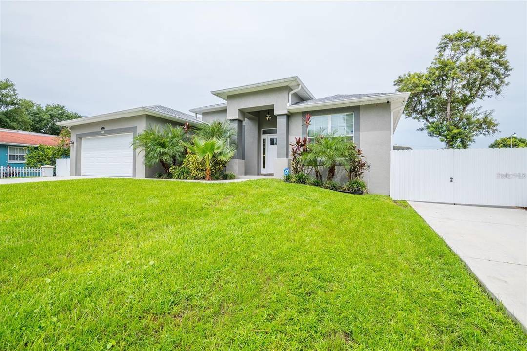 Public Remarks Absolutely Stunning Newer Construction home.