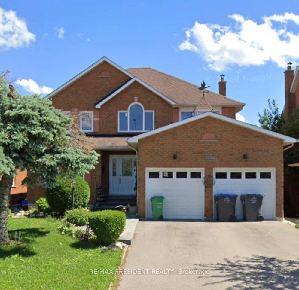 Beautiful and renovated house in heart of Mississauga.