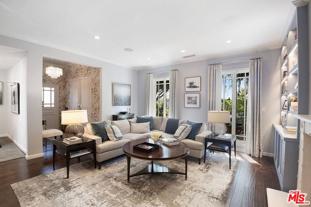 8973   Lloyd Pl 2BR Sunset Strip La