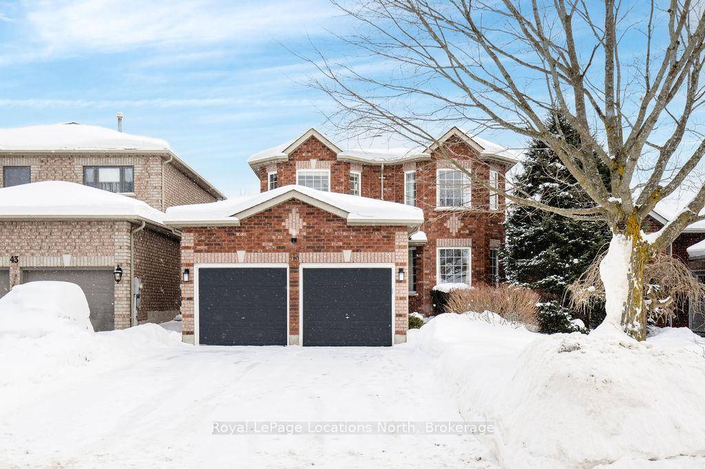 Stunning 4 Bedroom Home in Desirable Holly.