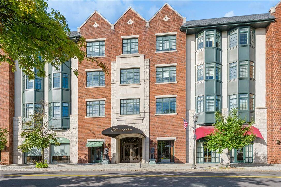 This beautifully refreshed 2 bedroom 2.