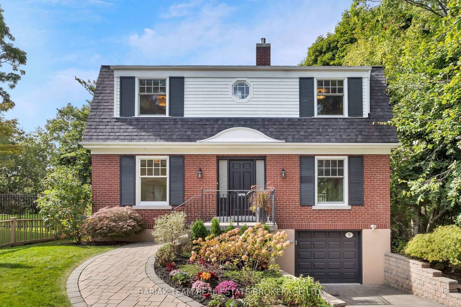 Nestled in the prestigious Baby Point neighbourhood on a spectacular 60 x 177.