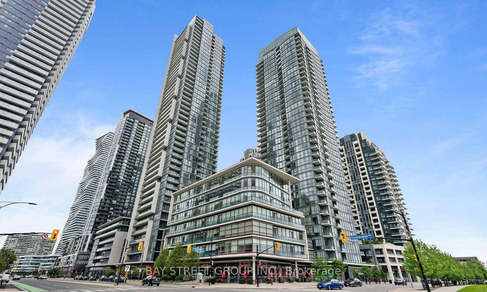 Spacious 1 Bedroom And Den Unit With 2 Balconies, Beautiful Location, Steps To Square One Mall, Mississauga Transit, Parks, Sheridan College, Ymca, Community Center And Hwy 403 Qew.
