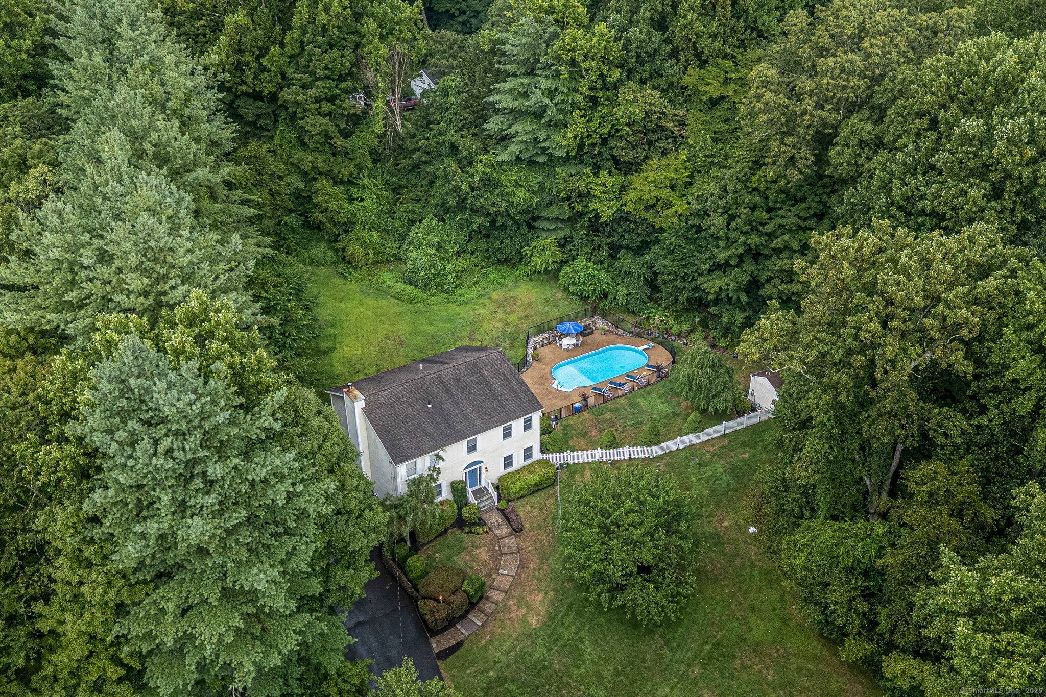 Welcome to this stunning 4 bedroom home in desirable Southbury, CT offering the perfect blend of luxury, comfort and convenience.