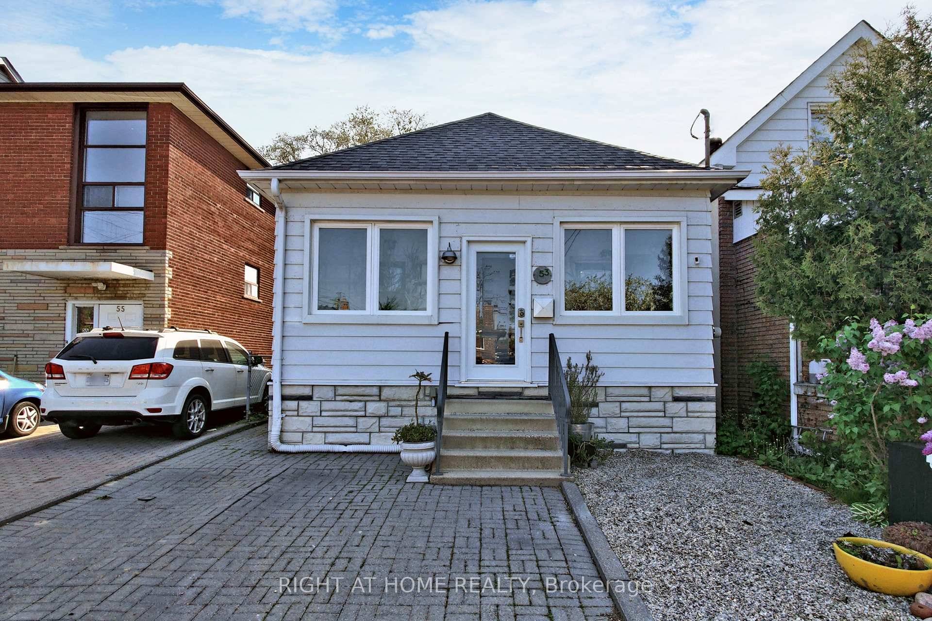 Beautifully Renovated, Light Filled, 2 1 Bedroom, 2 Bath Home Located In Coveted South Etobicoke Neighbourhood, Just Minutes To The Lake, Parks, Bike Trails, Schools, Humber College, Shops amp ; ...