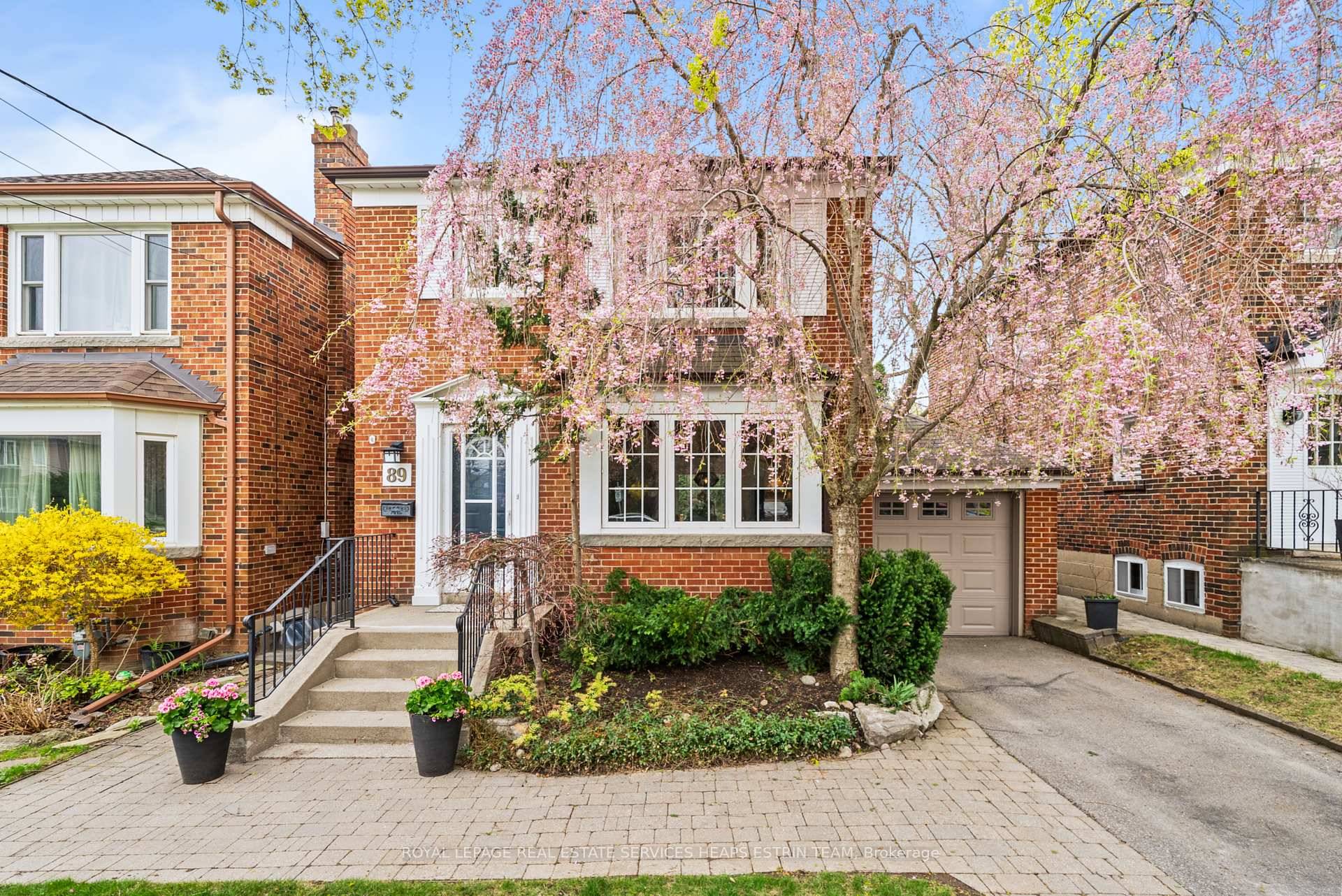 Welcome to 89 Glenvale Boulevard, a wonderful opportunity to enter the coveted, family friendly community of North Leaside.