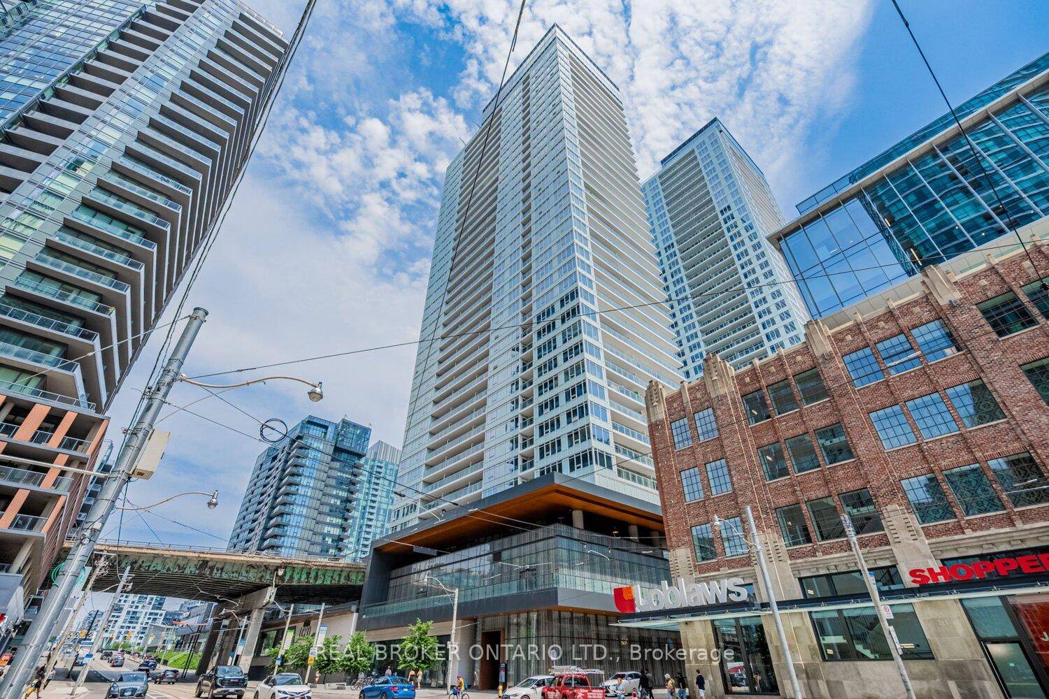 Welcome To Your New Home At The LakeShore !