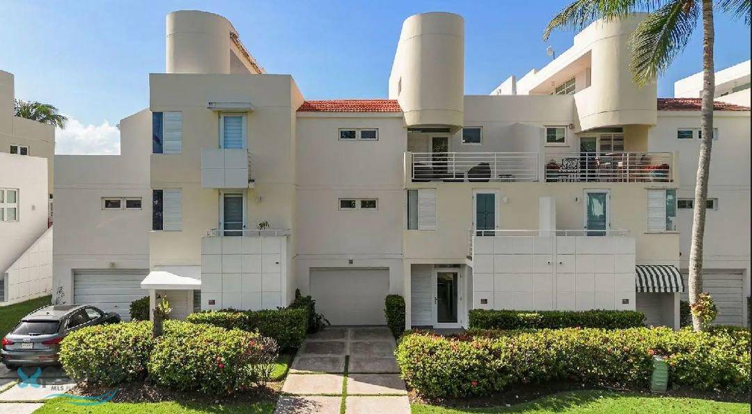 VILLAS DE GOLF OESTE Townhouse Dorado