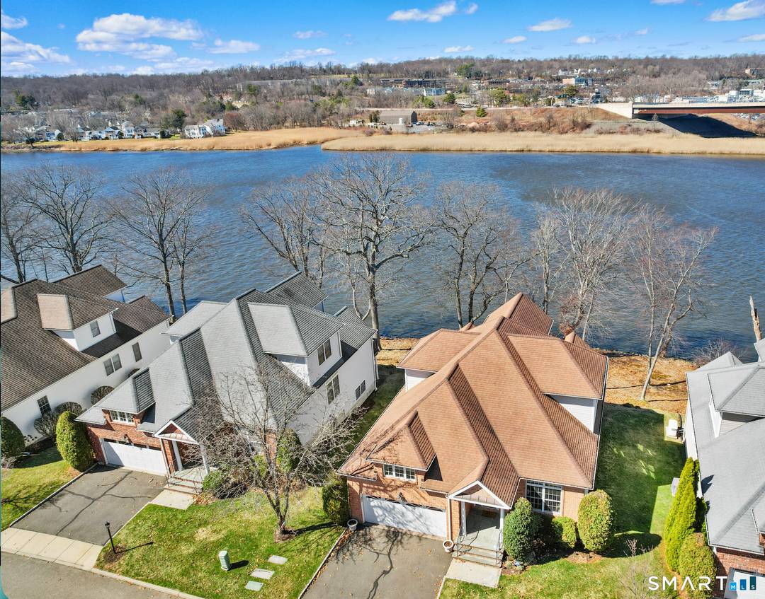 Direct waterfront living in Milford's premier 55 community, Baldwin Station.