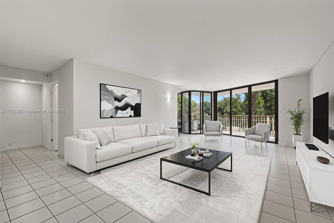 Light And Bright ! This Coveted Southeast 3 Bedroom 2.