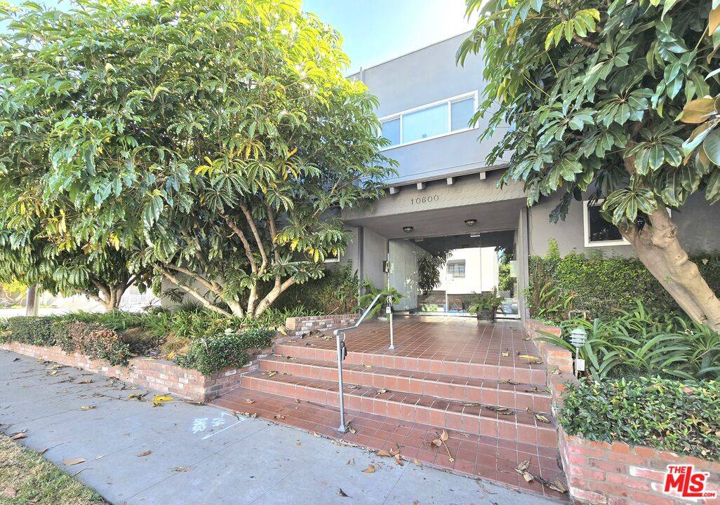 10600 Eastborne Ave 2BR Westwood La