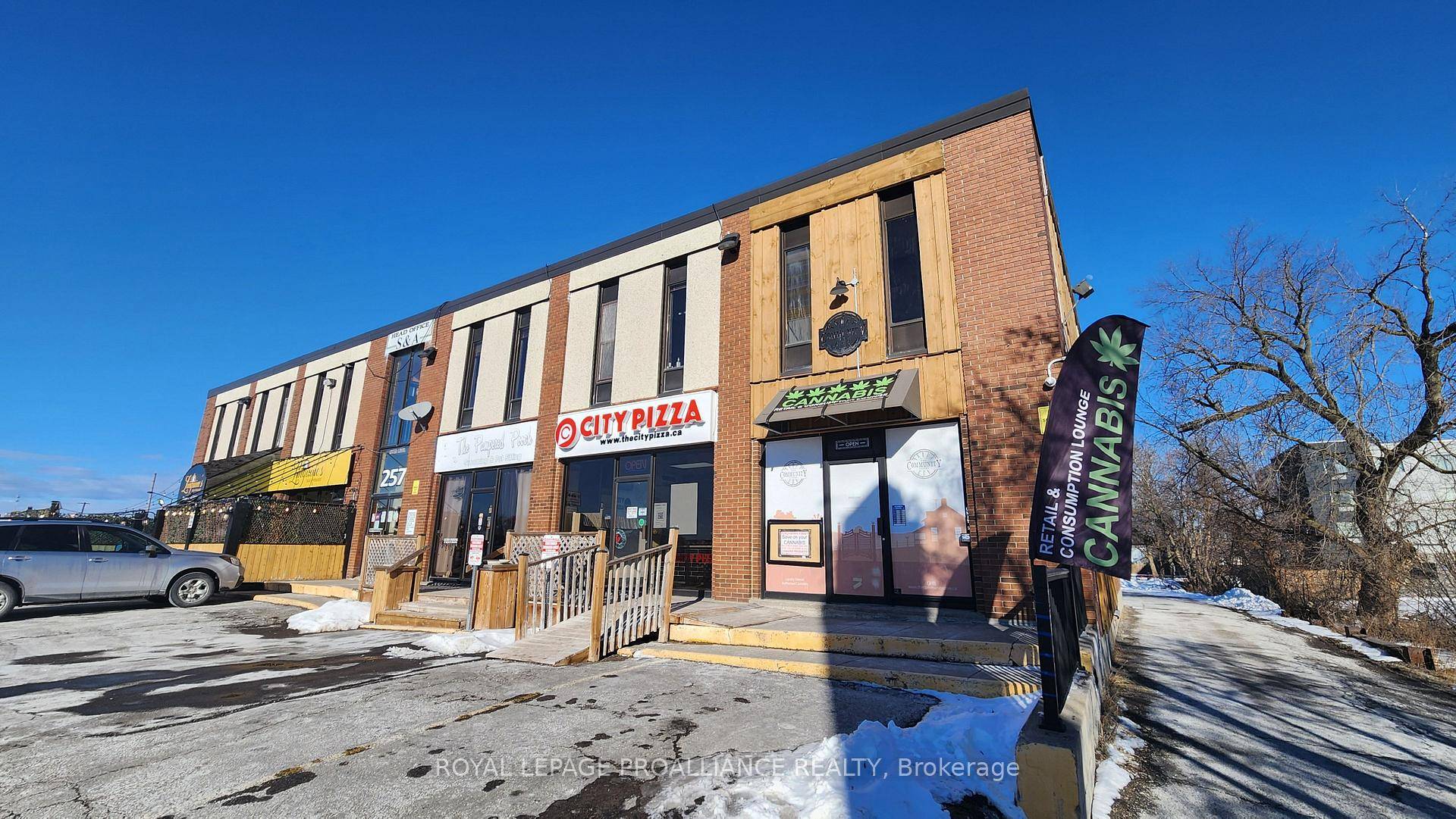 Second level office suites are now available for lease at 257 North Front Street, presenting an exceptional opportunity to secure professional office space in a prime and easily accessible location.