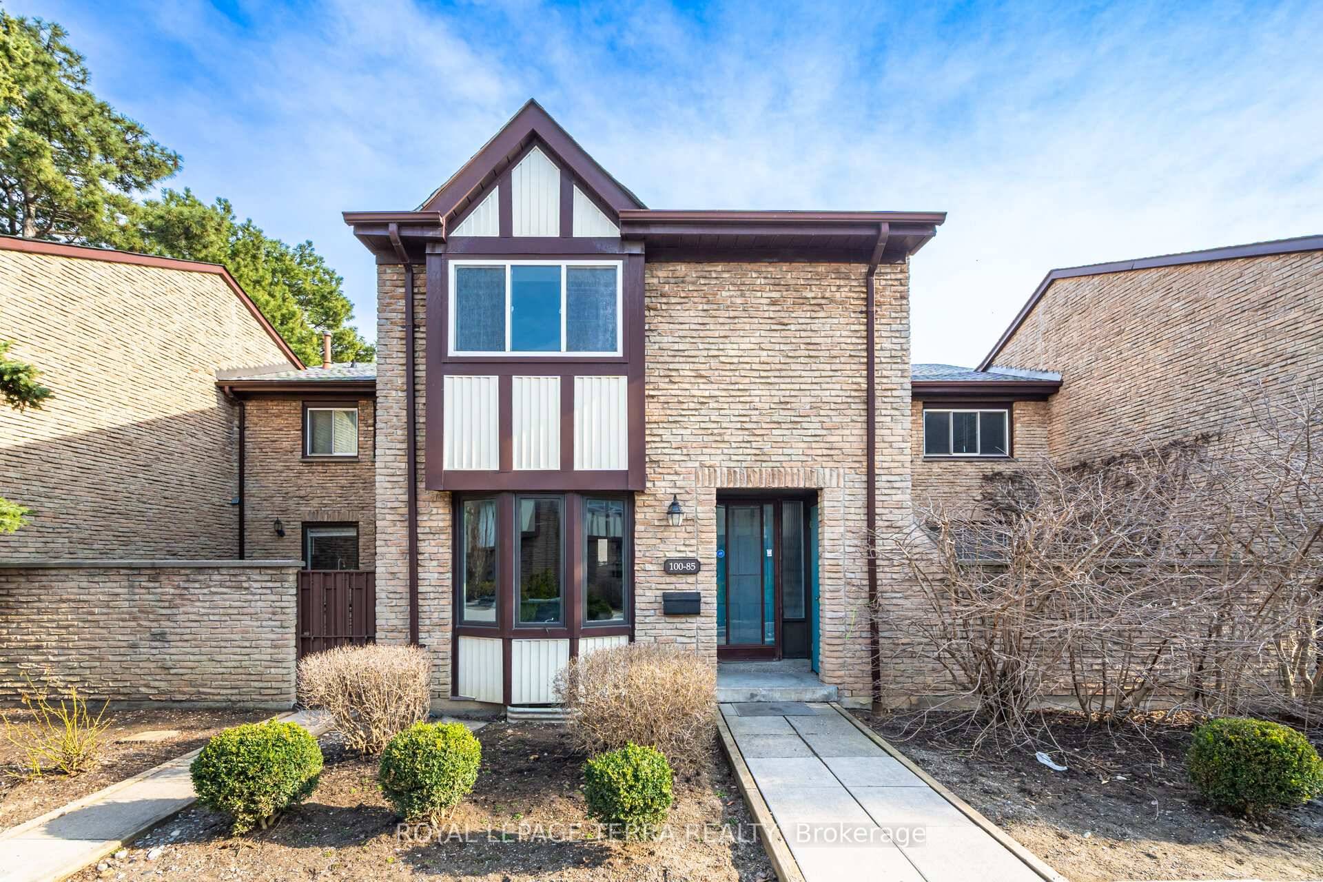 Absolutely stunning and fully renovated from top to bottom, this spacious 3 bedroom 1 bedroom basement, 3 bathroom condo townhouse is located in a quiet, family friendly neighborhood near Centennial ...