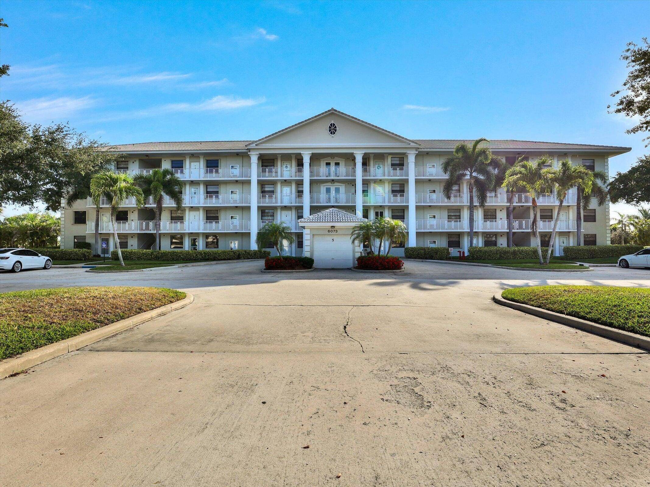 Exceptional Move In Ready Condo with Breathtaking Golf Course Views in Boca Raton !