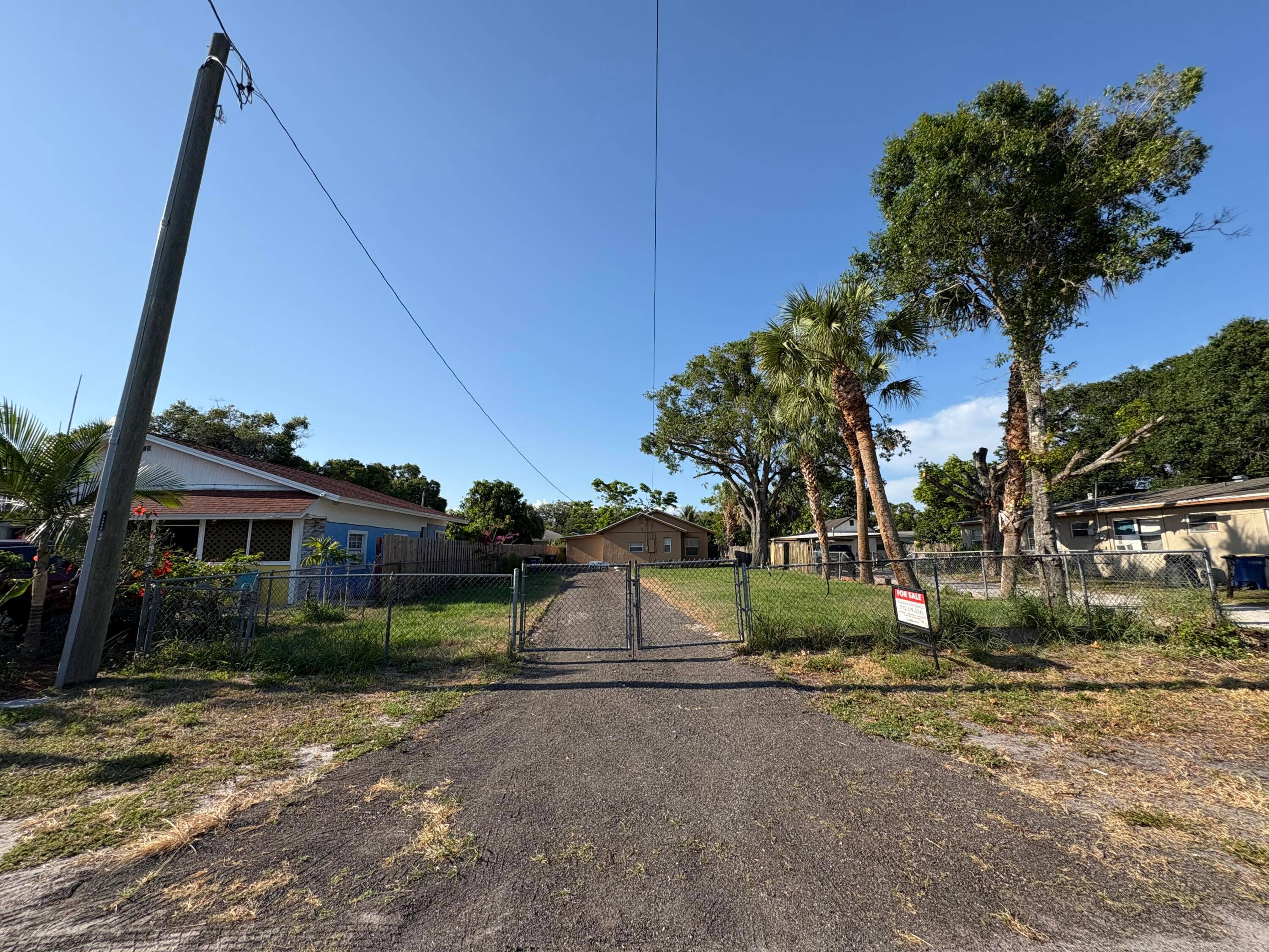 Cute, Peace of mind, NO HOA, Fenced.