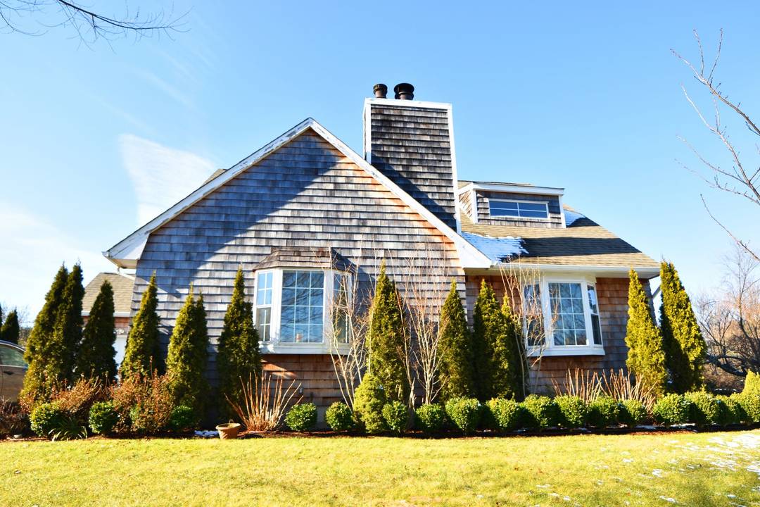 Southampton Village 4 bdrm home with Community Tennis & Pickle