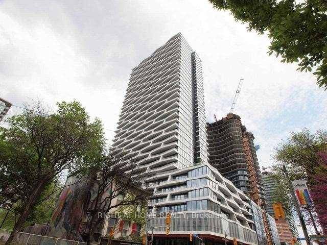 Luxury Condo In Prime Downtown Location.
