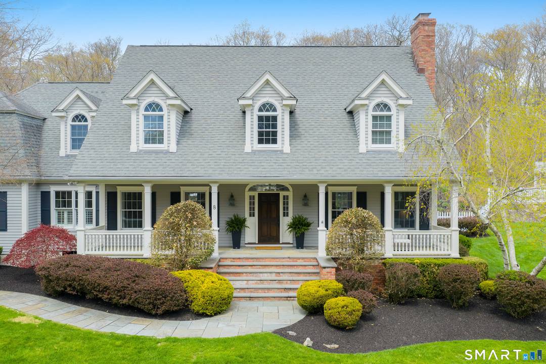 If you're looking for a home that's move in ready, you've found it !