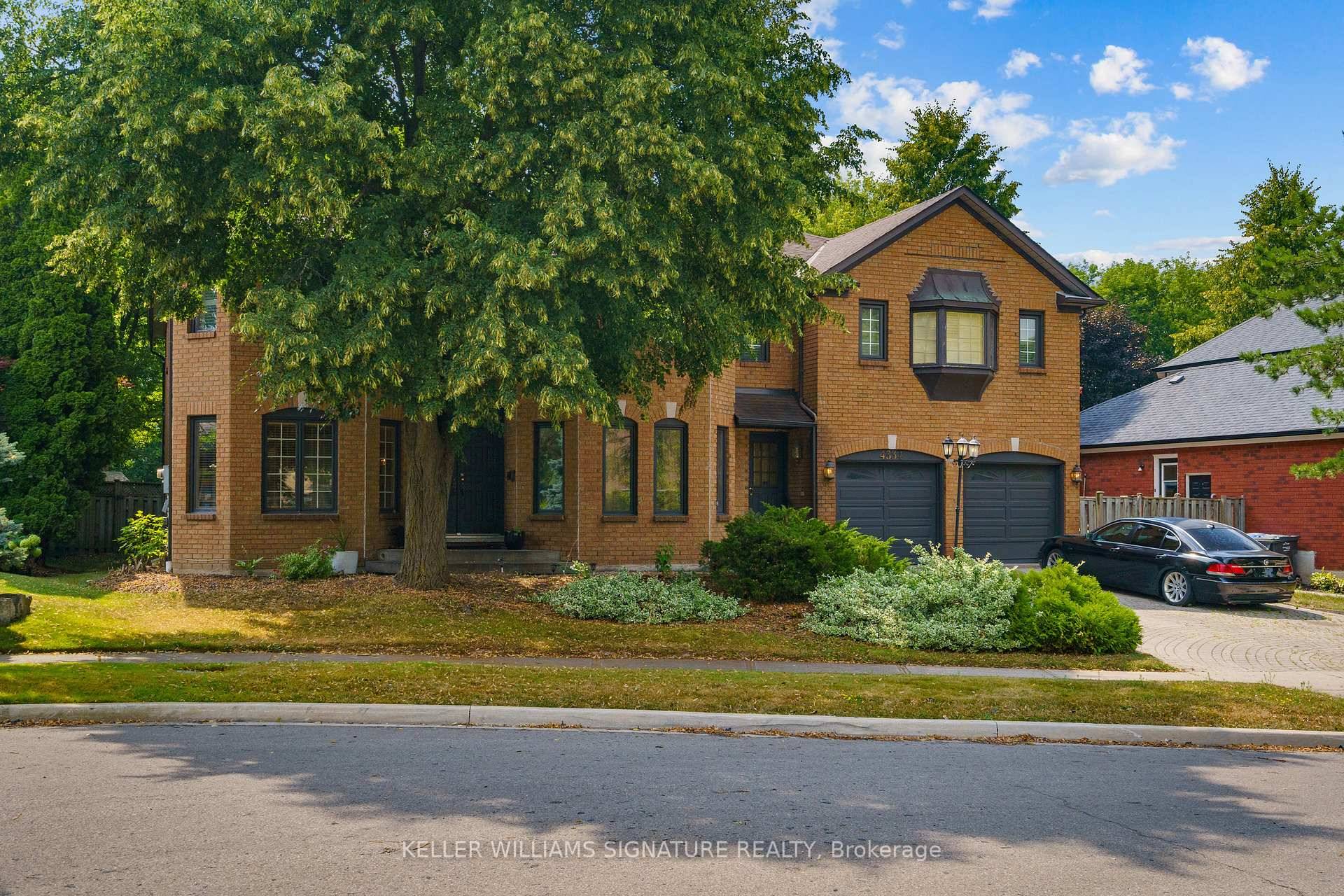 This impressive executive home, spanning approximately 4, 460 square feet above grade, is ideally situated in Mississauga's coveted Credit Pointe enclave.