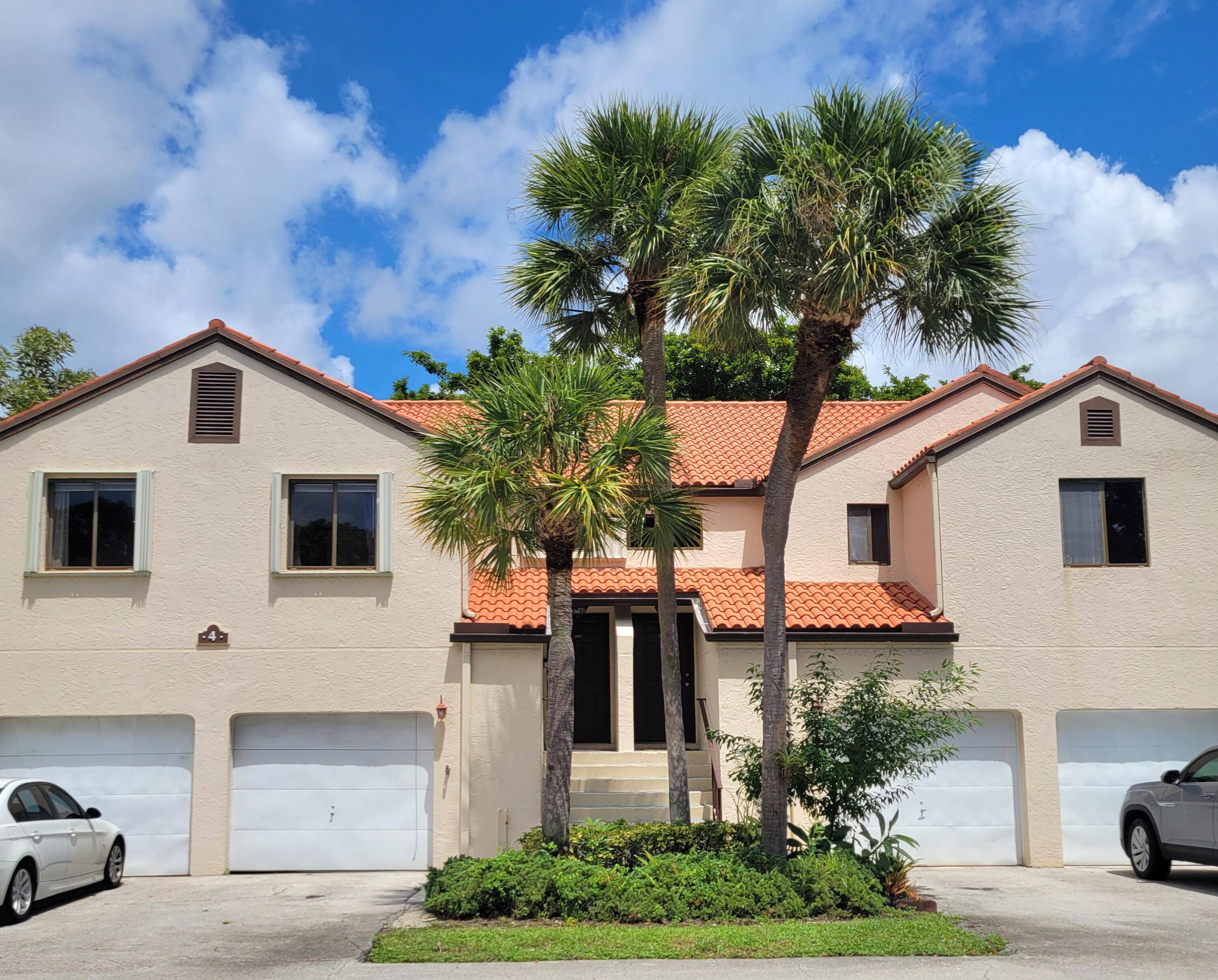 LOOK NO FURTHER CUSTOM STATE OF THE ART SMART HOME OFFERS UNIQUE LIGHTING AND MODERN TECHNOLOGYCOMPLETE WITH 3 EXPANSIVE WALL MOUNTED FLAT SCREEN TV'S FOR YOUR ENJOYMENT TASTEFULLY DESIGNED UPDATED ...