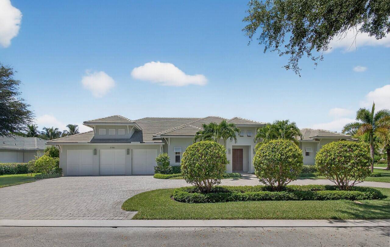 Stunning One Story Modern Residence In Hobe Sound Golf Club !
