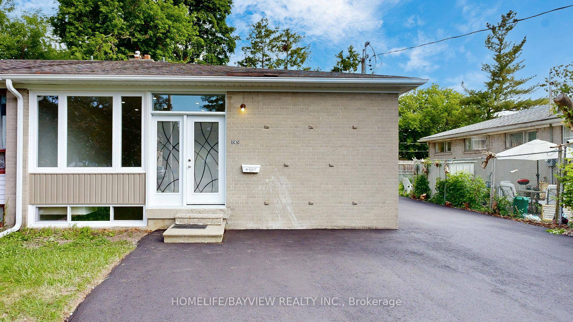 4 bedrooms professionally renovated top to bottom high efficiency furnace hot water tank owned large window Excellent layout Top ranking schools Virtual Tour https www.