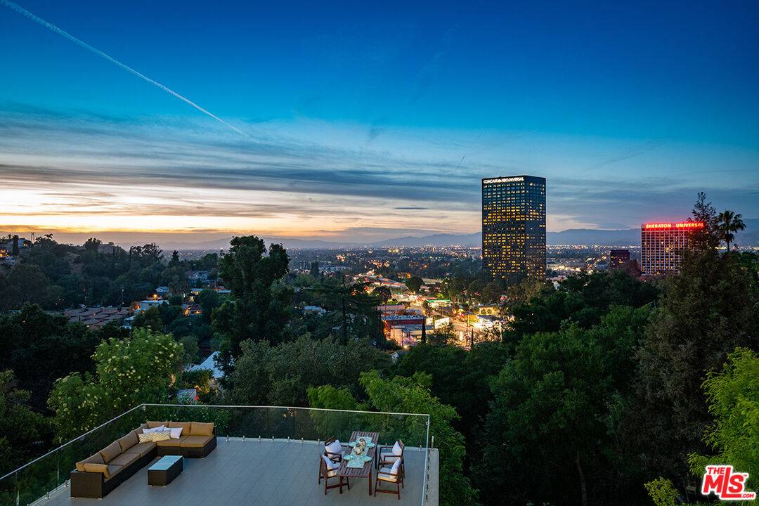3701 Multiview Dr 6BR Hollywood Hills East La