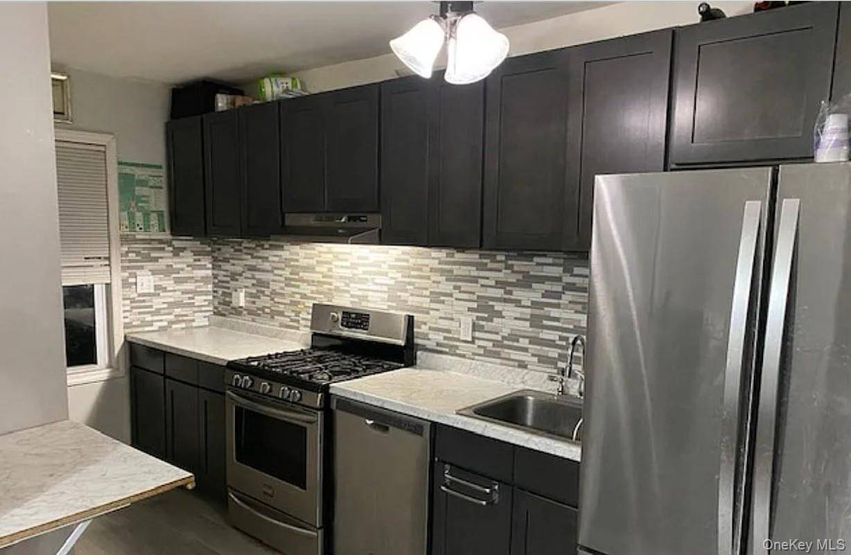 Welcome to this charming detached single family home in the heart of Rosedale, Queens !