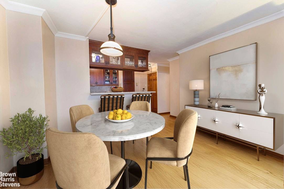 Renovated Oversized One Bedroom with Southern Light and City Views This beautifully updated home offers generous proportions and sunny southern exposures with open city views.