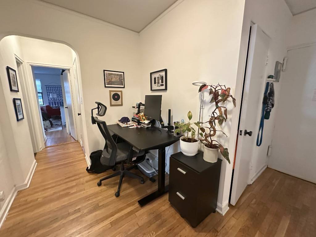 Just steps from Central Park, this beautifully designed 1 bedroom apartment offers the perfect blend of space and style conveniently located on a beautiful tree lined block in the heart ...