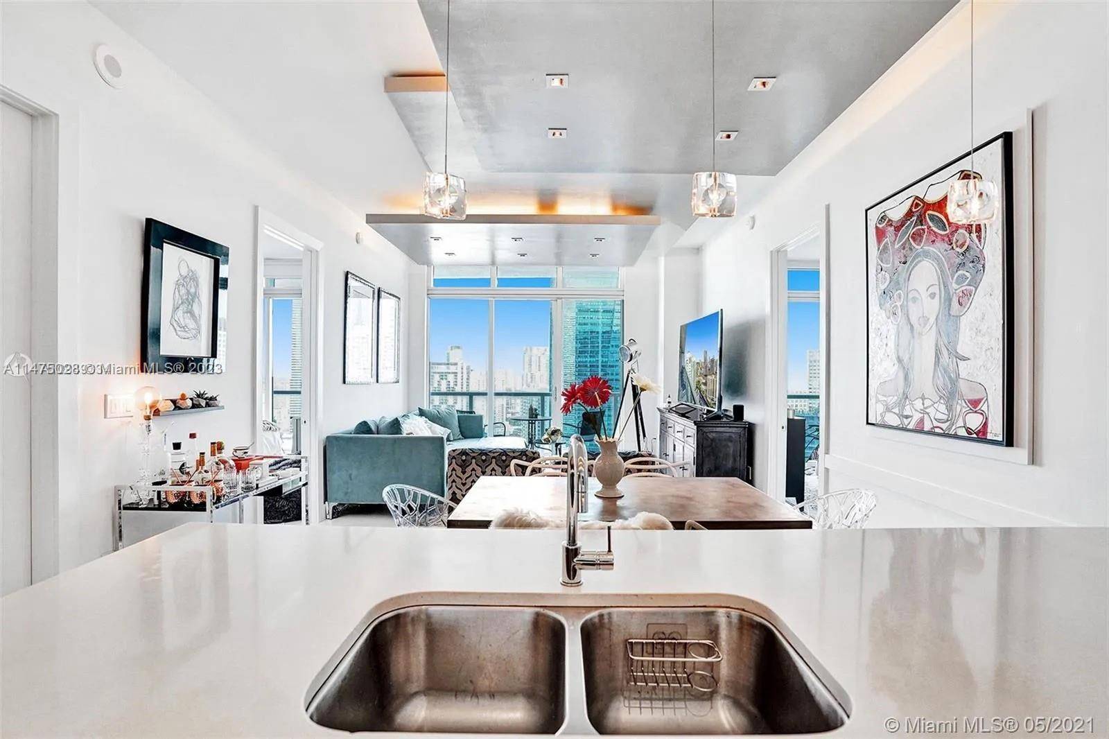 Beautifully furnished Lower Penthouse 2bed 2bath in the heart of Brickell.