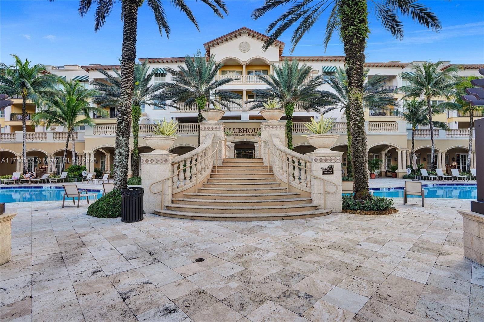 The Palms at Weston is an Extraordinaire 55 Plus Resort Style community, where Elegance and Glamour are Permanent Visitors.
