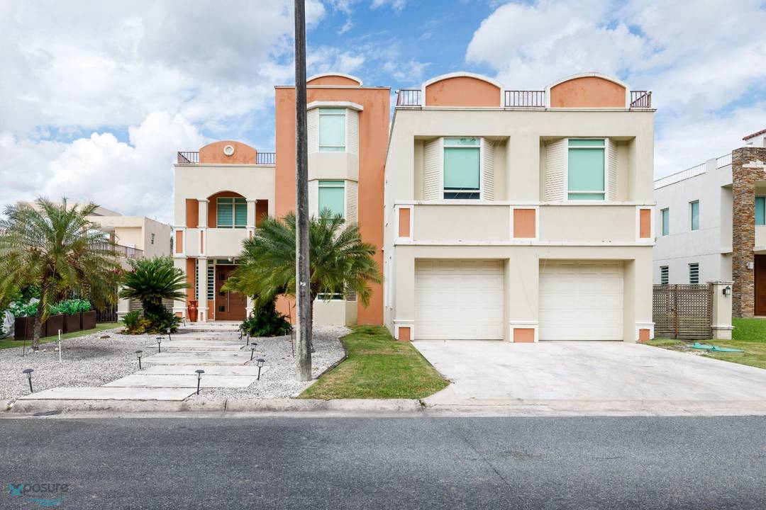 CALLE ALCAZAR House Caguas