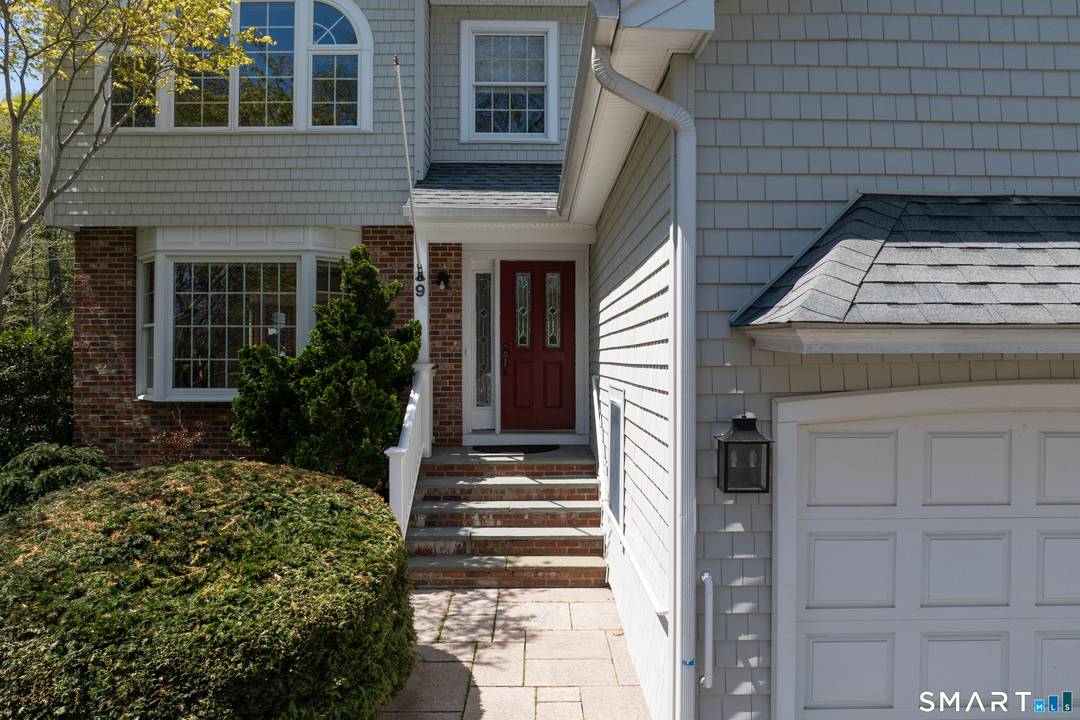 Coastal Sanctuary in the Heart of Stony Creek !