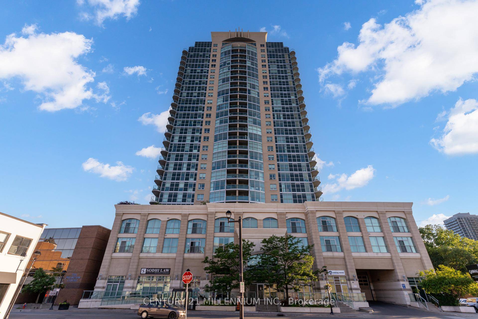 Fabulous, sun filled, open concept south east facing corner unit with panoramic views of Downtown Brampton, and Toronto Mississauga skylines.