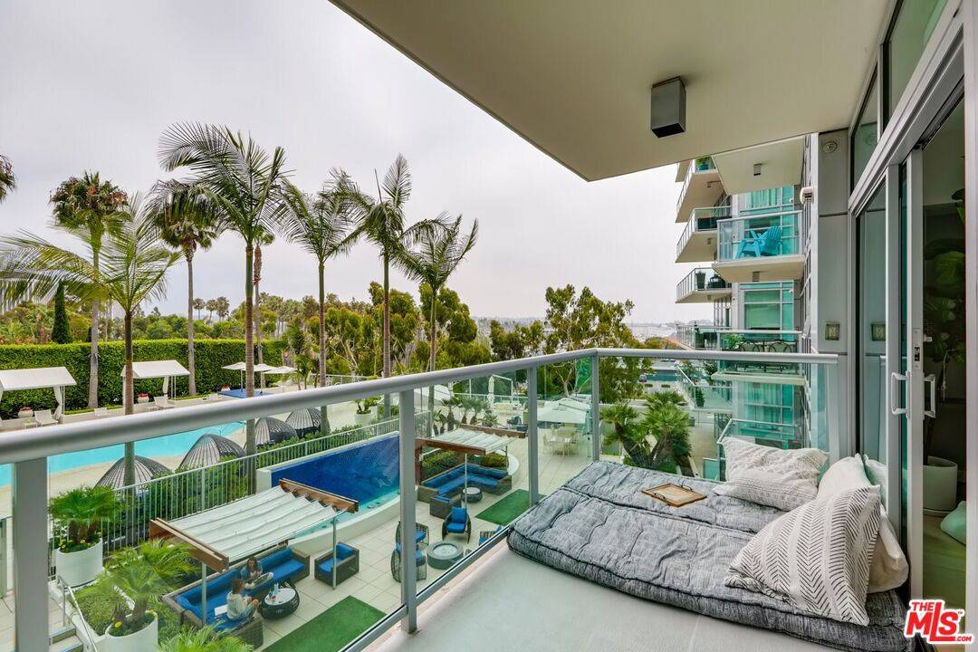 13700 Marina Pointe Dr 2BR Marina Del Rey La