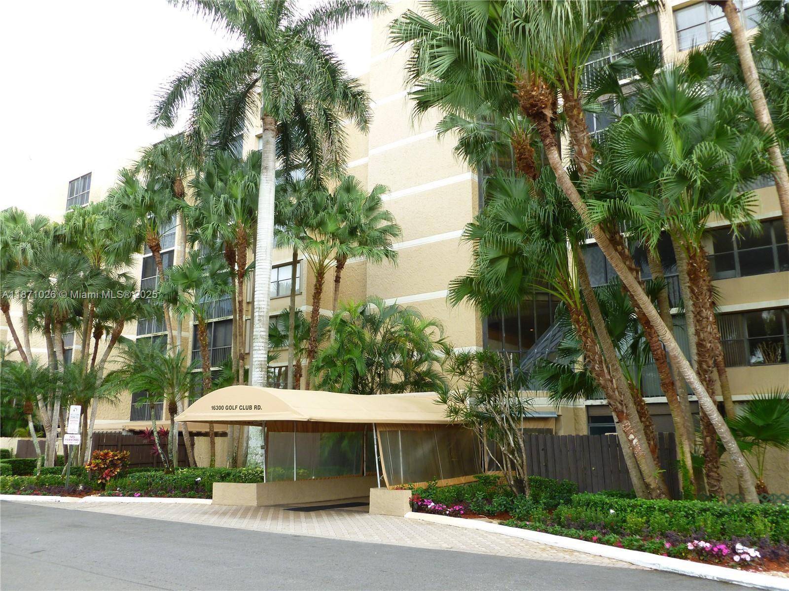 Resort Style Living in Weston s Country Club Village !