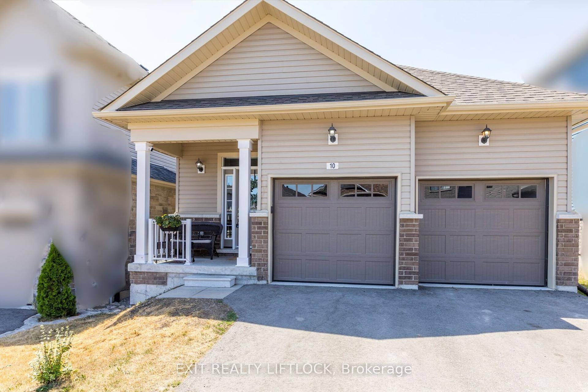 This beautifully built 5 year old bungalow offers bright, open living space with airy 9 foot ceilings throughout.
