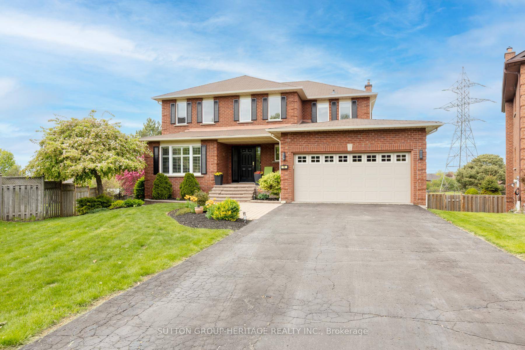 Welcome to this stunning two storey residence in one of Whitby's most sought after neighbourhoods.