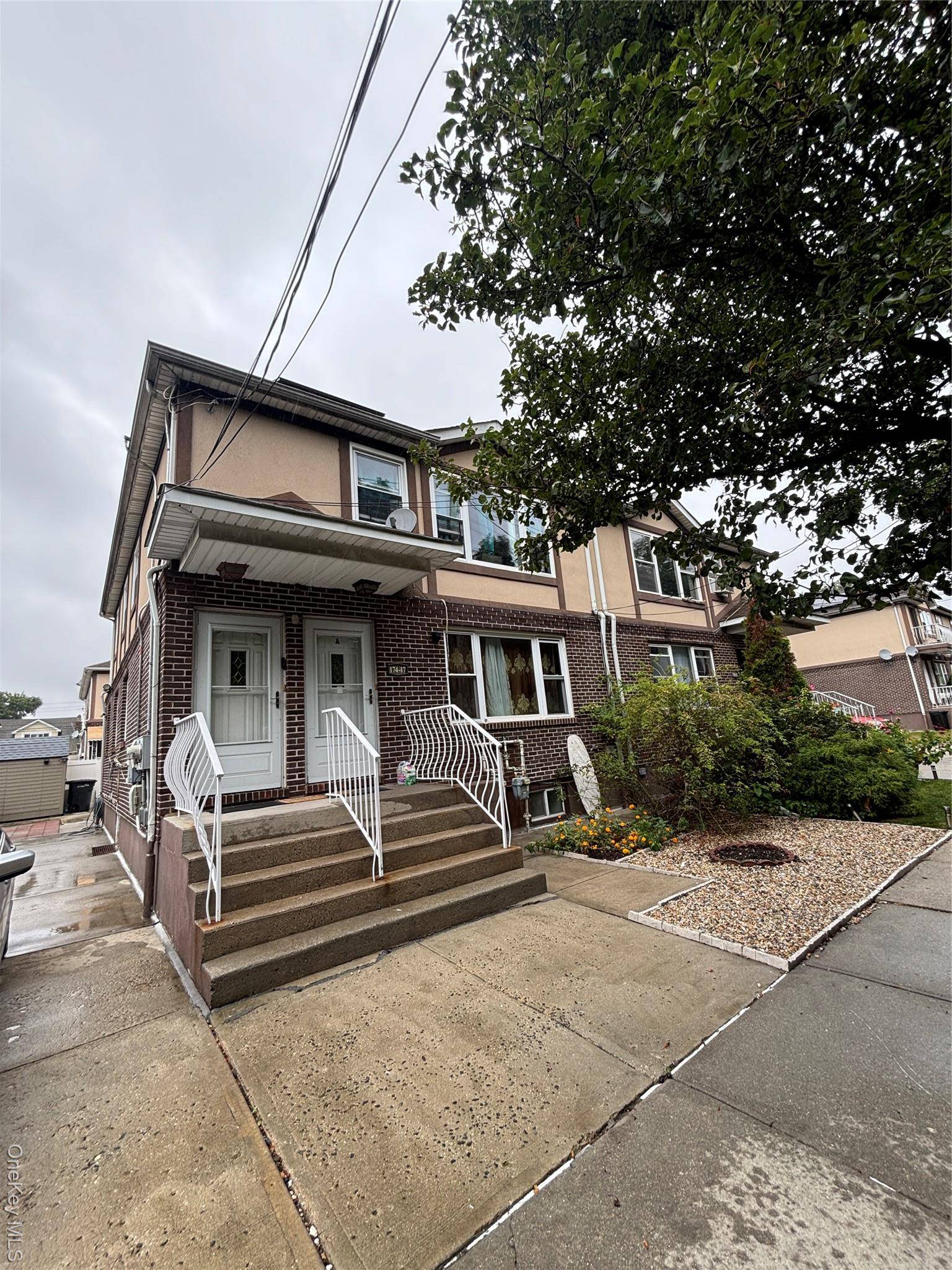 Beautiful 2 family house in Queens.