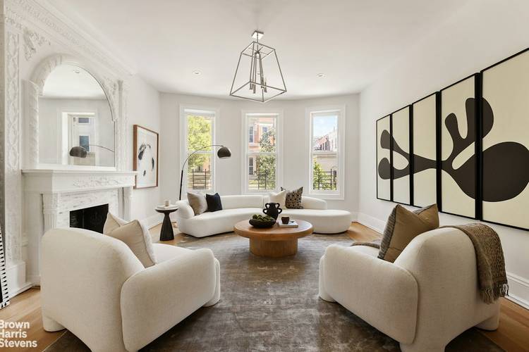 Designed with luxury and functionality in mind, this beautifully renovated townhouse offers five levels of sophisticated living, with gracious interiors, multiple bedroom suites, private outdoor space, and a spectacular roof ...
