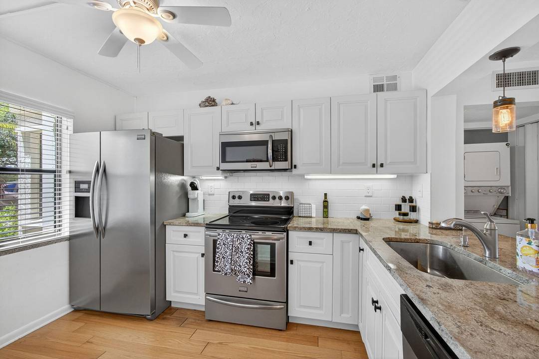 Just made available seasonal rental January April 2026 in the gated community of Eastpointe.